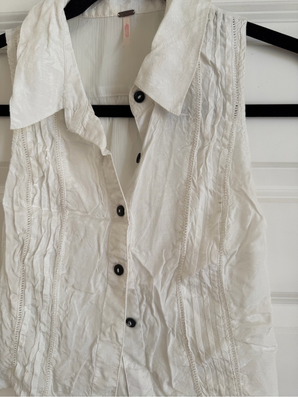 Free People Drive Back Pintuck Sleeveless Blouse XS - Picture 3 of 7